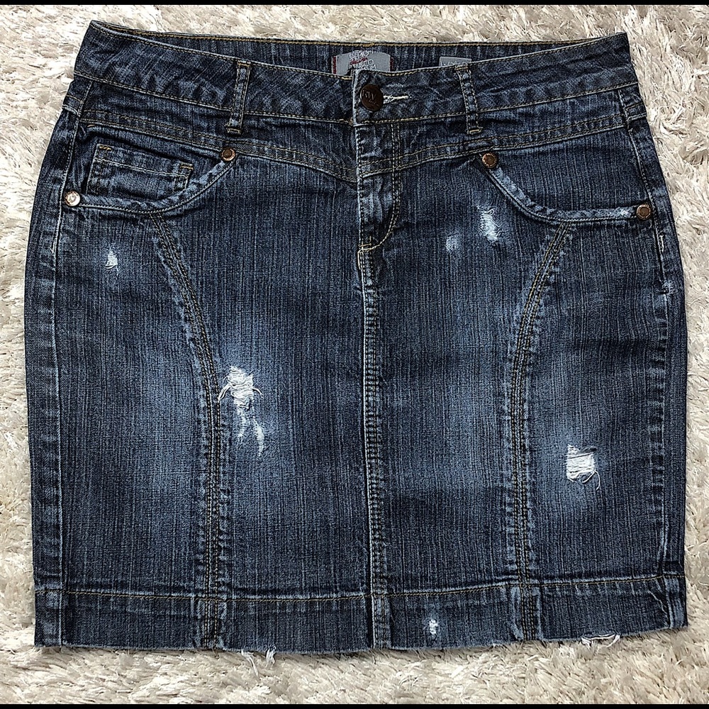 👋Sale 😻 One of a kind distressed denim skirt